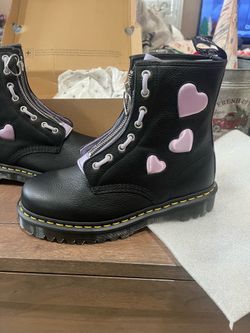 Dr Martens 1460 ZIP HEART LUG SOLE BOOT IN BLACK Size 9