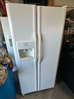 Refrigerator Side by Side