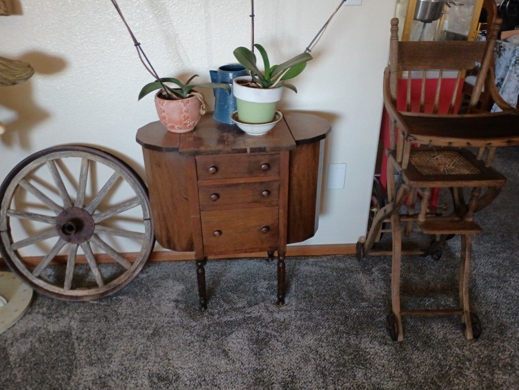 Antique Martha Washington Sewing Table In Good Shape