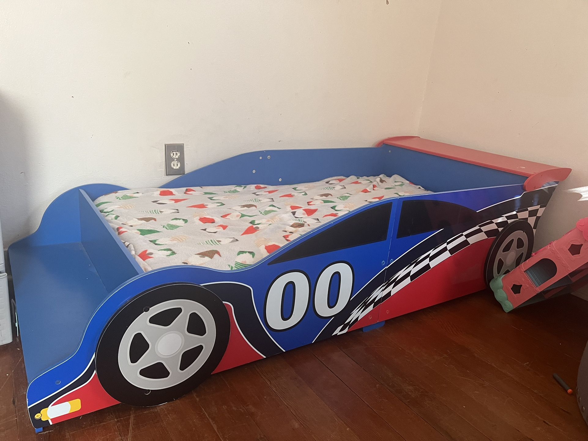 Race Car Bed With Mattress 