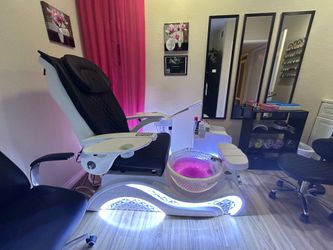 Whale Spa Lucent II Pedicure chair w/ trolly, pedicure stool and 5 magjet head sets