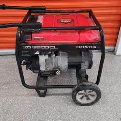 Honda EG6500CL 5500W Rated 6500W Max Gas-Powered Generator