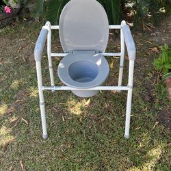 Portable Commode w/ Height Adjustments 