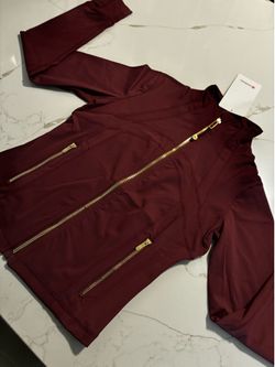 Lululemon Define Cropped Jacket( NOT AUTHENTIC)