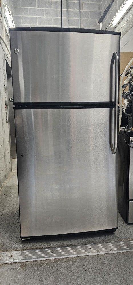 Fridge / Nevera