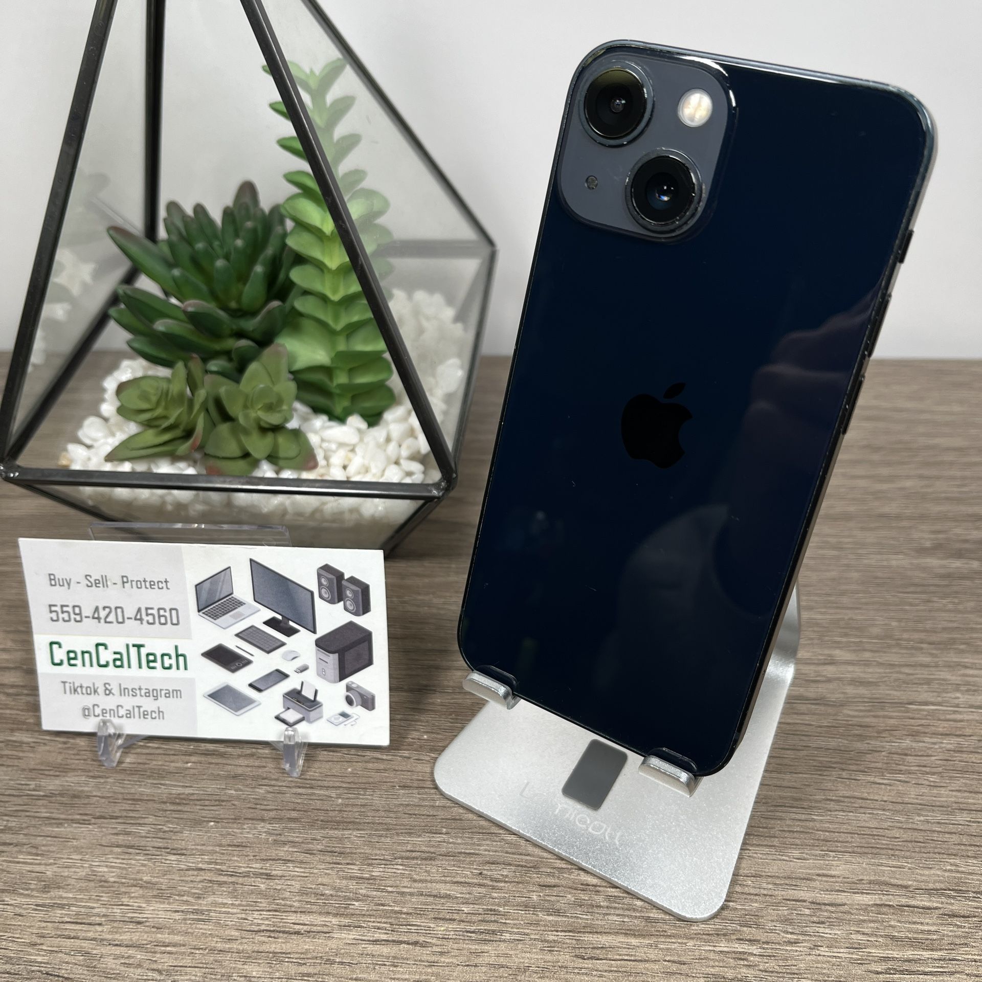 iPhone 13 Mini 512gb Unlocked 85% 🔋 Health. Has a minor crack on screen. Face ID doesnt work