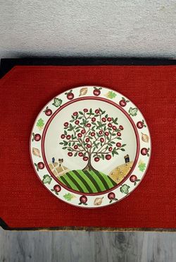 Lg Apple Tree Scene Serving Bowl. Beautiful Hand-Painted Designer Bowl by Ganz Bella Casa. Approx 9.3". New Never Been Used.
Pick up YUCAIPA . No Shi
