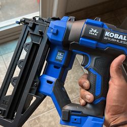 Kobalt XTR 2-1/2-in 16 -Gauge Cordless Straight Finish Nailer with 2 batteries and charger included