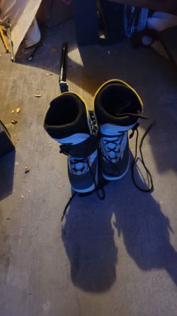 Size 10 click In Snowboard Shoes With Bindings