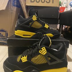 Jordan 4 Thunder 