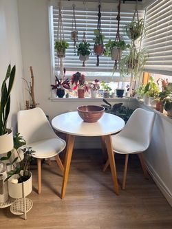Small round table and chairs