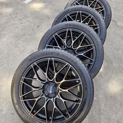 4.  KMC PCS OF WHEELS WITH TIRES.    NISSAN ROGUE.    20X81/2J.    