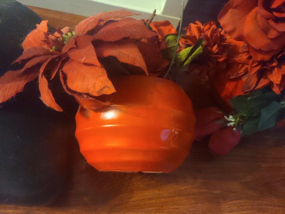 2 Red Flower Vase