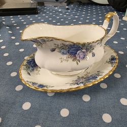 1987 Royal Albert Moonlight Rose Gravy Boat & Underplate Bone China