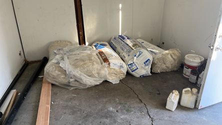 5 bundles of insulation r15 and r38