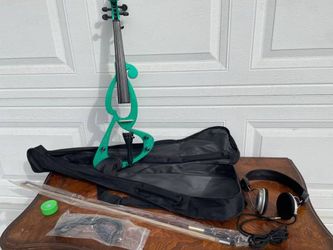 Brand New Electric Violin Great working Made in China Brand:JISHENG Size:4/4” Included bag , cable , bow , rosin , earphone It can plug in amplifier .