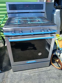 LIKE NEW !! KITCHENAID STAINLESS STEEL 5 BURNER GAS  STOVE WITH AIR FRY