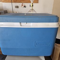 RUBBERMAID COOLER & IGLOO WATER JUG