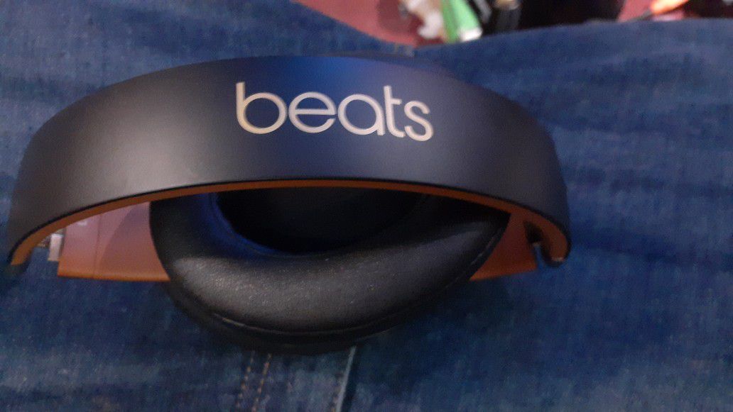 Brand New Beats Studio3 headphones