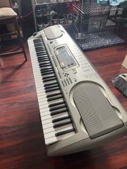 Casio 76 keys piano keyboard