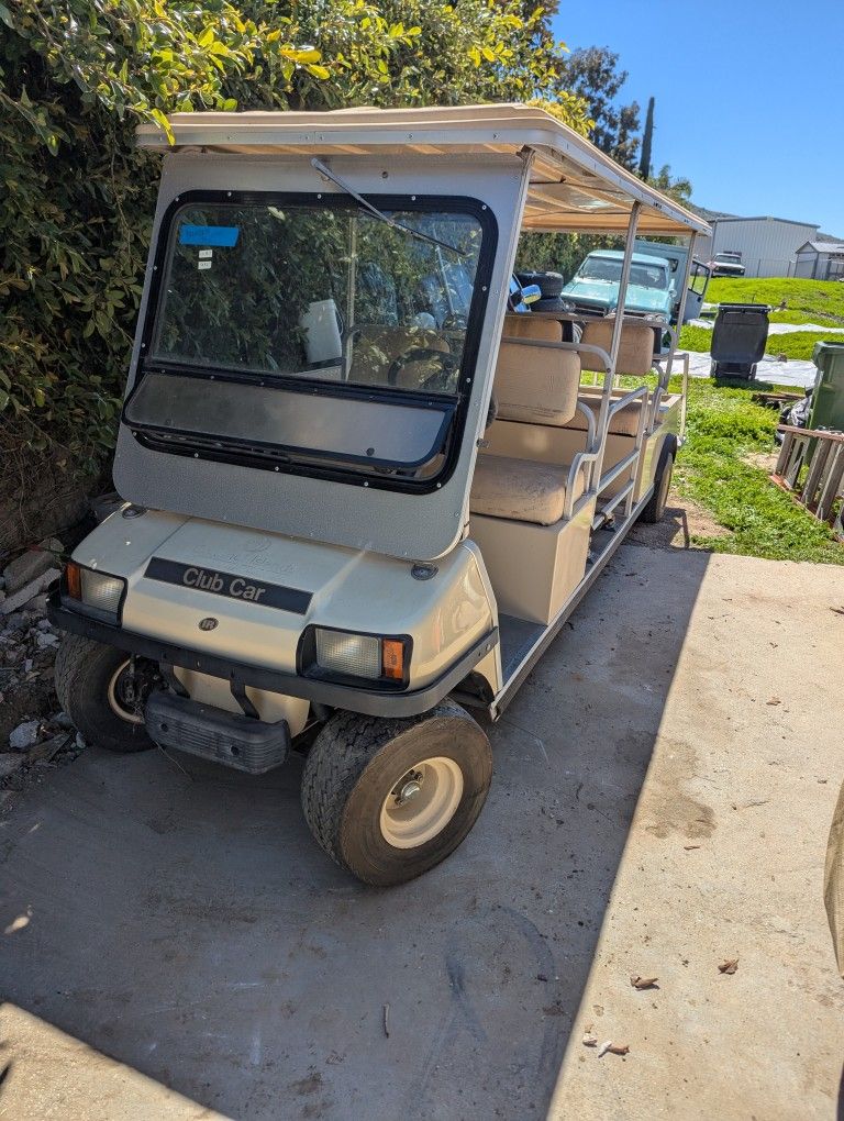 Golf Cart Club Car 8 Seater.  Runs Well  2600.  Has New Battery Lithium 