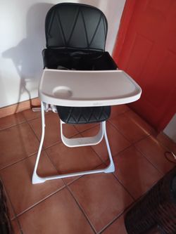 Foldable and portable Baby High Chair with Tray