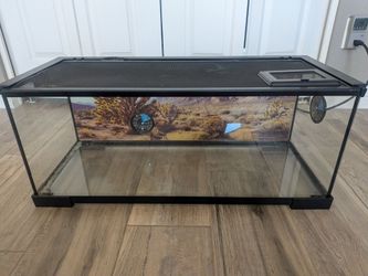 Terrarium/tank for reptile/amphibian