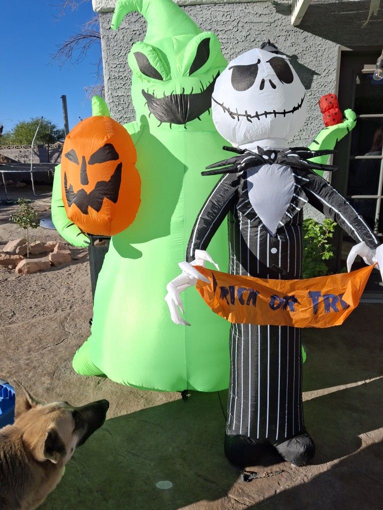 Nightmare Before Xmas-haunted Tree,- Minion-