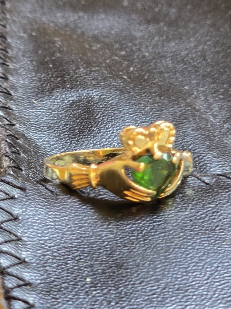* 14K Gold Irish Claddah Ring * 💍 ☘️