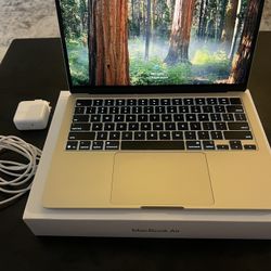 MacBook Air 13 inch M4 2025