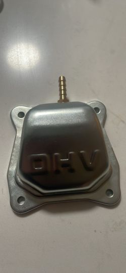 Vented valve cover for 212