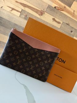 Louis Vuitton Pouch