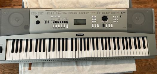 Yamaha YPG-235 keyboard