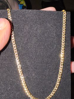 925 sterling silver not plated with 14kt overlay won’t tarnish or peel