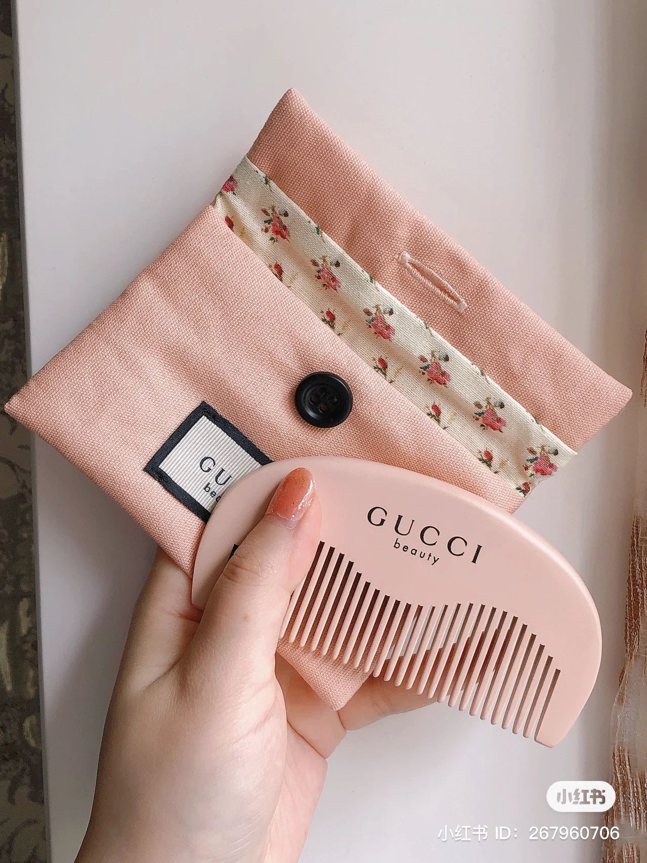 Gucci wooden comb with cute pouch set NEW