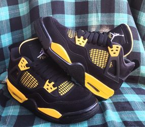 Nike Air Jordan 4 Retro GS Y Thunder Yellow/Black Sneakers  boys  size 3.5Y