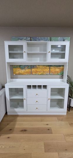 Kitchen pantry / standing cabinet with hutch (like new)