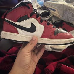 Jordan Retro 1s Mid 