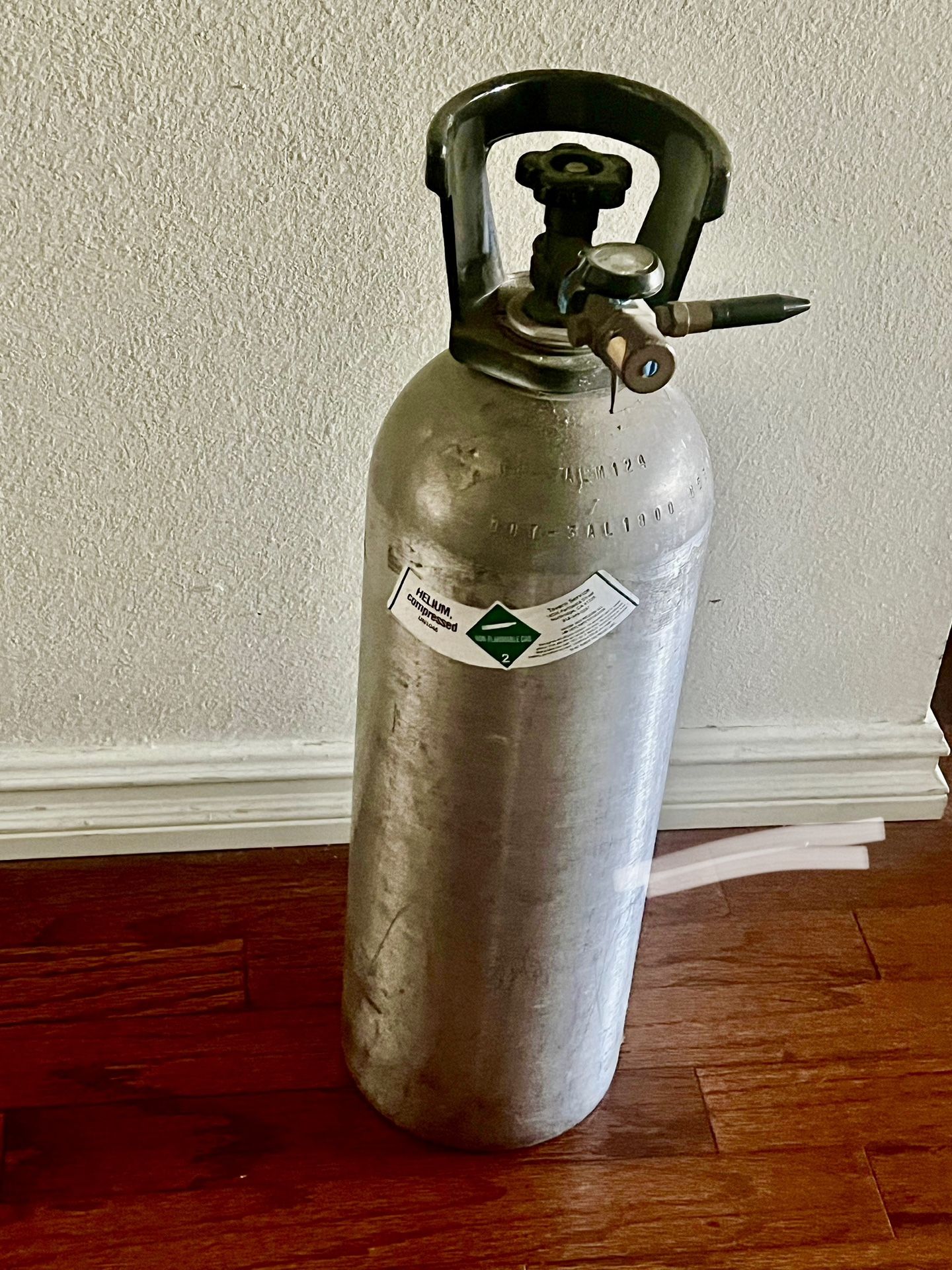 Helium Tank With Handle And Valve