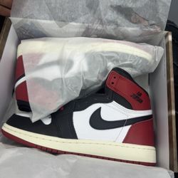 Air Jordan 1 retro high OG Black Toe  Reimagined GS
