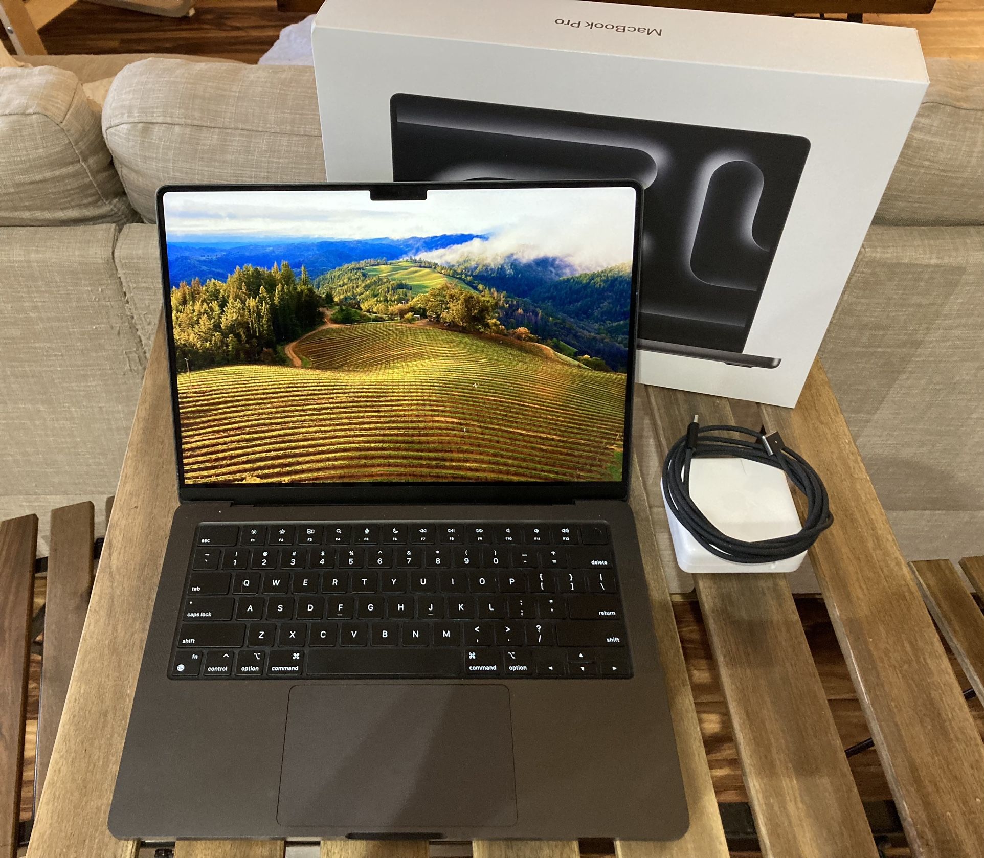 M3 Max Macbook Pro 36GB RAM 1TB SSD