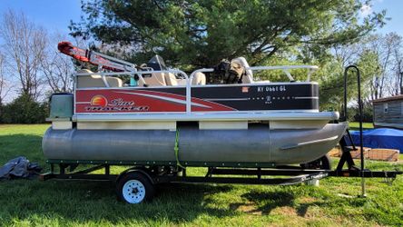 2013 sun tracker bass buggy 16 DLX  pontoon boat