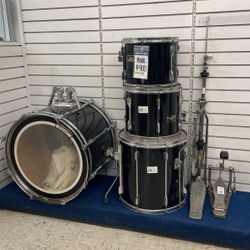 Pearl Drum Set 