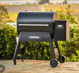 Traeger 885 Pellet Smoker