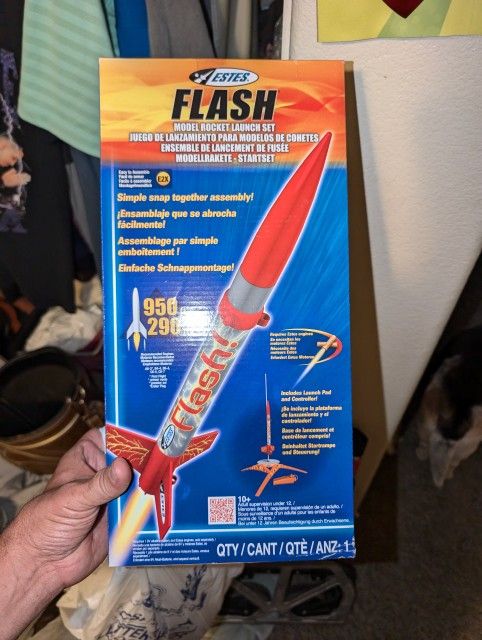 FLASH LAUNCH SET *ESTES #1478* - E2X -EASY TO ASSEMBLE - MODEL ROCKET SET NEW