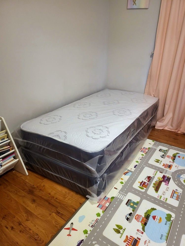 NEW TWIN-SIZE MATTRESS AND BOX SPRING 💤