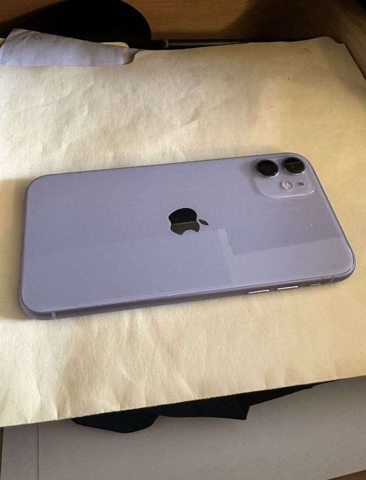 Iphone 11 64G for Sale in Woodburn, IN - OfferUp