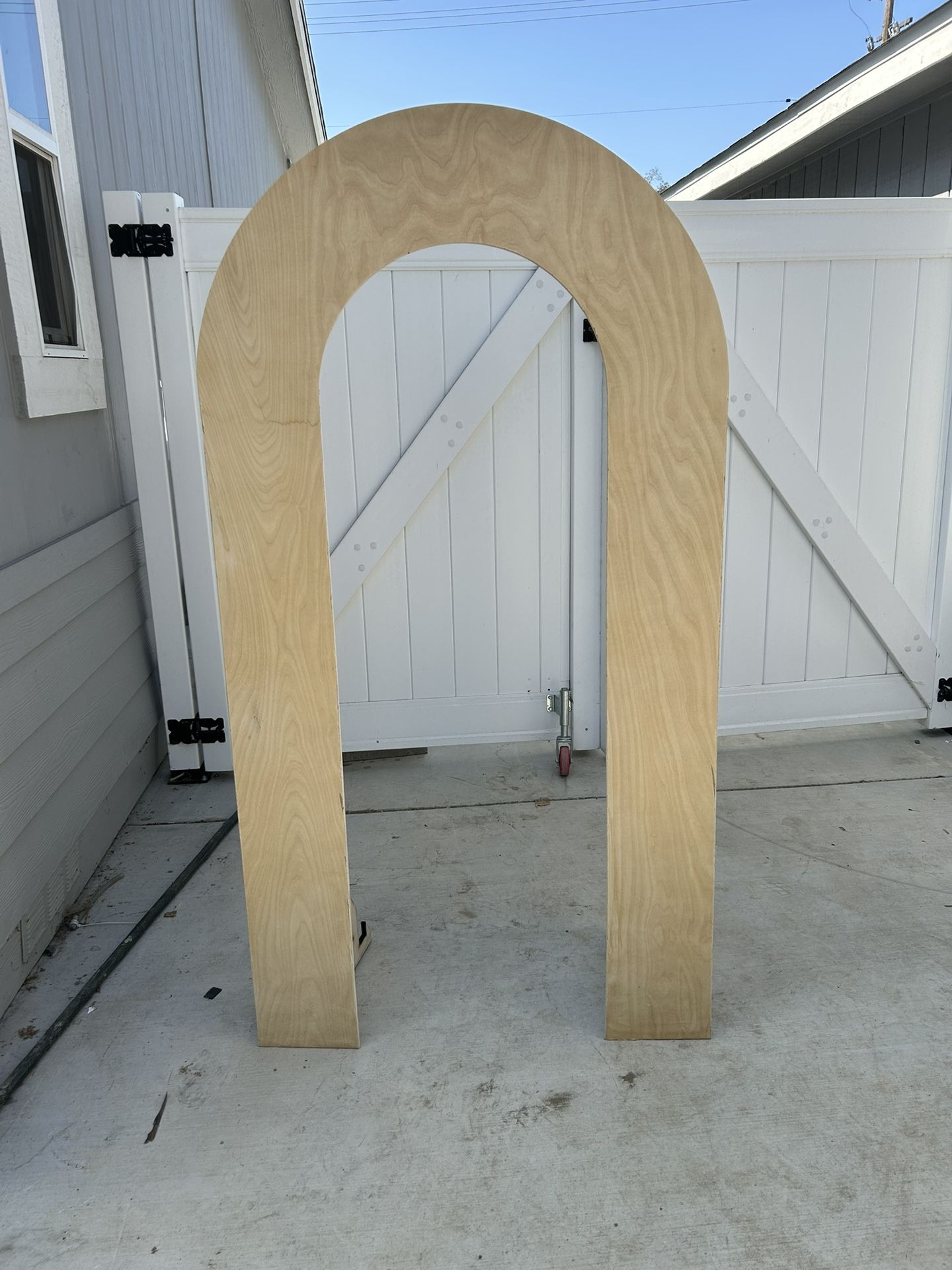 Open arch Backdrop For Sale - Almost 6ft Tall