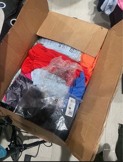 Amazon mini pallet of clothes