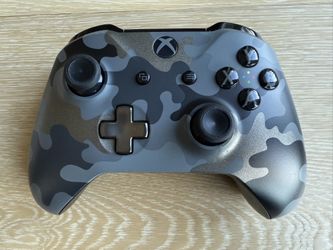 ***NO TRADES!!!*** Night Ops Camo controller for Xbox One ***NO TRADES!!!***